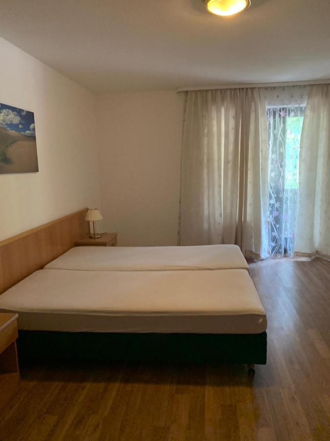 Grando Sukredo Hotel Hamburgo Exterior foto