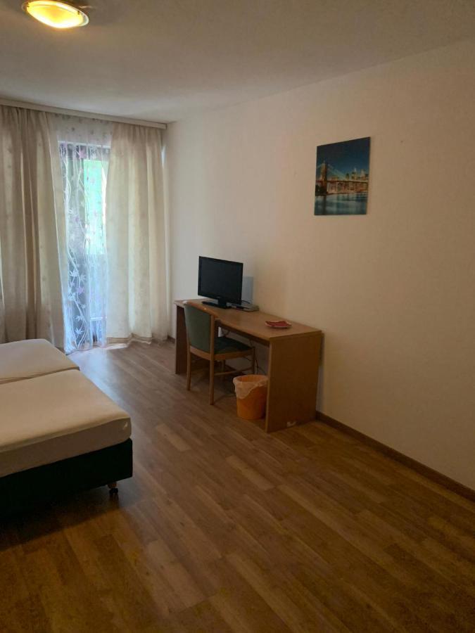 Grando Sukredo Hotel Hamburgo Exterior foto